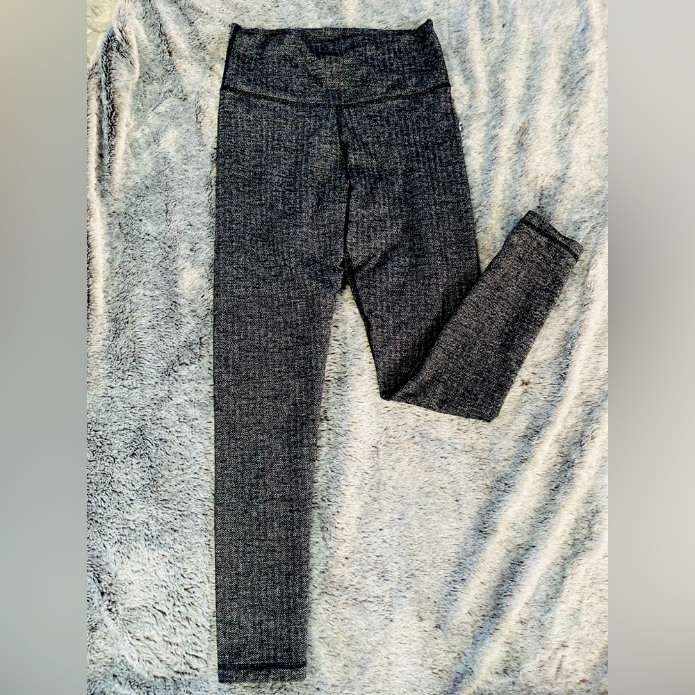TNA high-rise LEGGINGS with Wide waistband! EXCELLENT CONDITION!